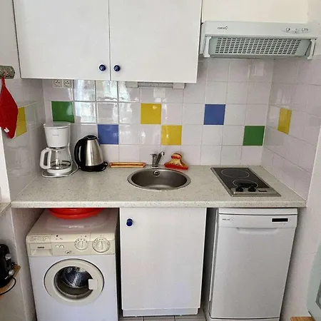 2p Pour 6 Pers. Avec Piscines A 400m De La Plage, - Fr-1-225-806